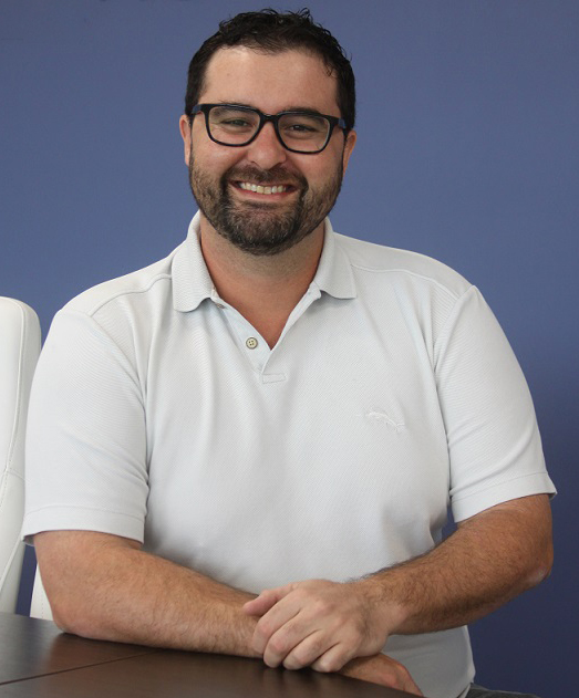 Loan Officer Victor Suarez